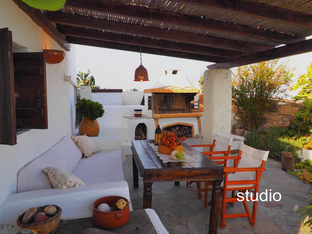 Anastasia'S Windmill And Anastasia'S Studio Plaka  Exteriör bild